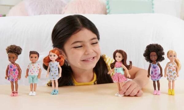 Barbie Chelsea Doll Collection, Small Dolls wearing Removable Fashions and Shoes (Styles May Vary) DWJ33 - Image 2