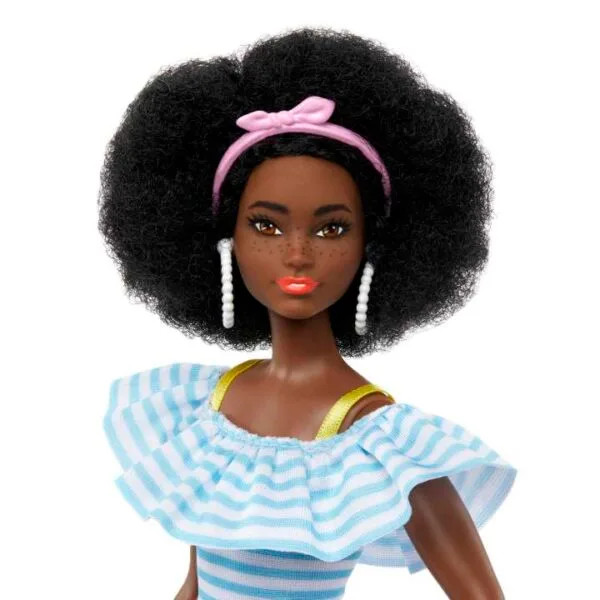 Barbie Doll With Roller Skates, Fashion Accessories And Pet Puppy HPL77 - Image 2