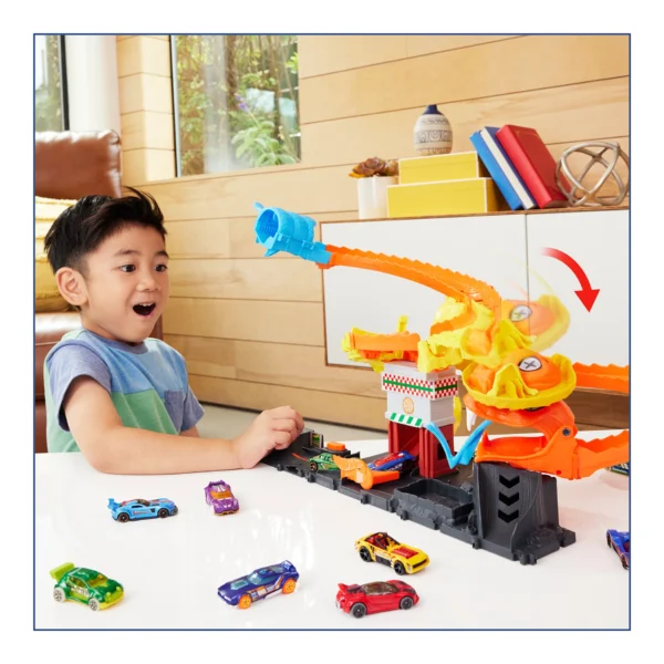 Hot Wheels City Pizza Slam Cobra Attack Playset With 1:64 Scale Toy Car HTN81 - Image 6