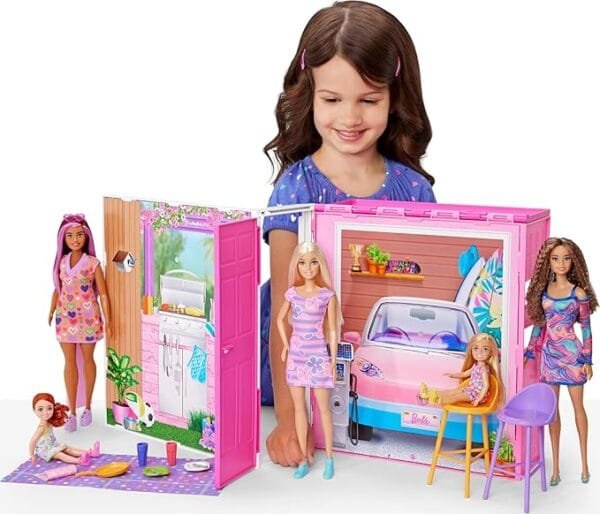Barbie Doll House Playset, Getaway House with 4 Play Areas Including Kitchen, Bathroom, Bedroom and Lounge HRJ76 - Image 6