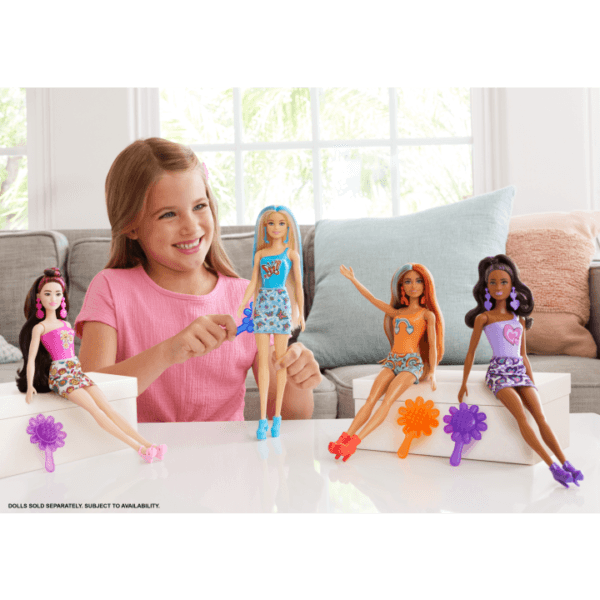 Barbie Color Reveal Doll & Accessories with 6 Unboxing Surprises, Rainbow-Inspired Series with Color-Change Bodice, 1960s Themes, HRK06 - Image 2