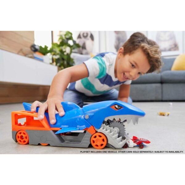 Hot Wheels Shark Chomp Transporter Playset With One 1:64 Scale Car GVG36 - Image 2