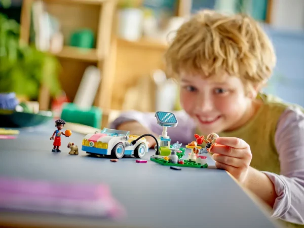 LEGO FRIENDS ELECTRIC CAR AND CHARGER (42609) - Image 5