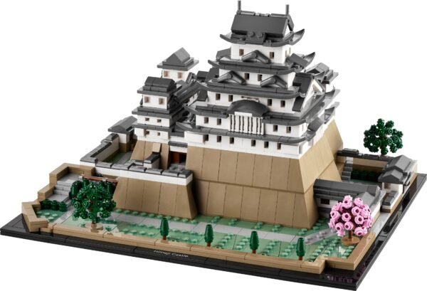 LEGO ARCHITECTURE HIMEJI CASTLE (21060) - Image 2