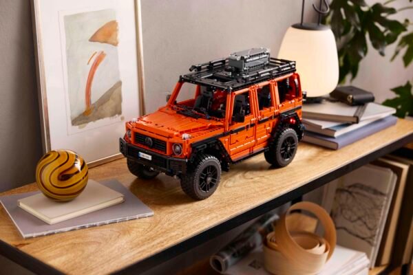 LEGO TECHNIC MERCEDES-BENZ G 500 PROFESSIONAL (42177) - Image 5