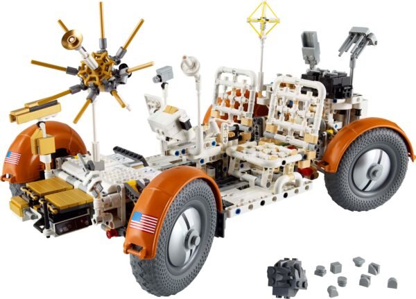 LEGO TECHNIC NASA APOLLO LUNAR ROVING VEHICLE - LRV (42182) - Image 2