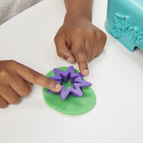 Play-Doh On the Go Imagine and Store Studio with Over 30 Tools and 10 Cans F3638 - Image 10