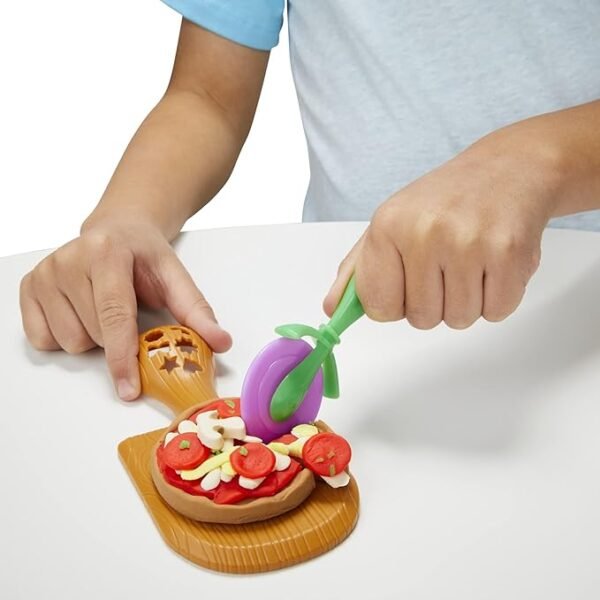 Play-Doh Kitchen Creations Pizza Oven Playset, 6 Cans of Modeling Compound, 8 Accessories, Non-Toxic F4373 - Image 4