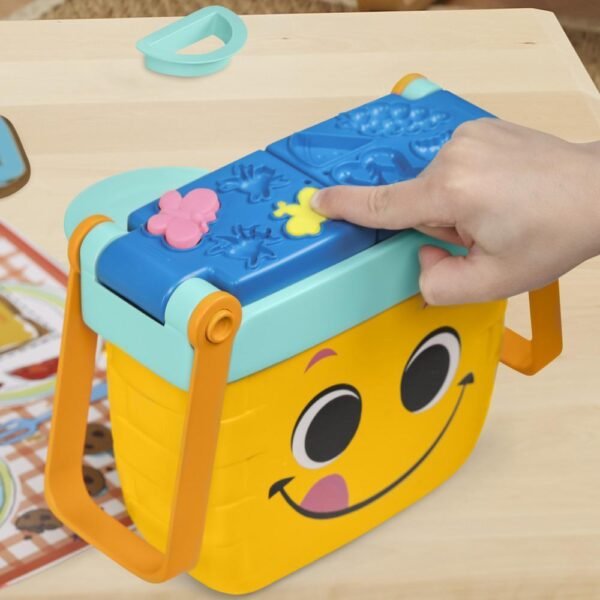 Play-Doh Picnic Shapes Starter Set, 12 Tools and 6 Cans, Preschool Toys F6916 - Image 4