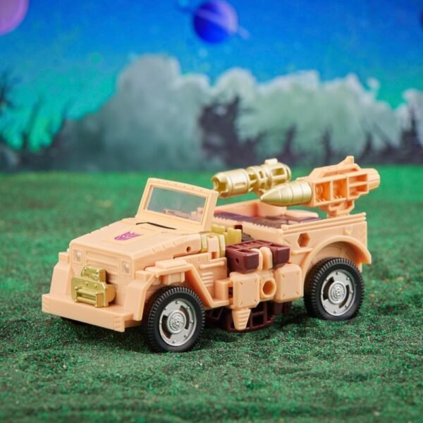 Transformers Legacy Evolution Deluxe Class Detritus Converting Action Figure F7202 - Image 7