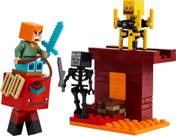 LEGO MINECRAFT THE NETHER LAVA BATTLE (21266) - Image 2
