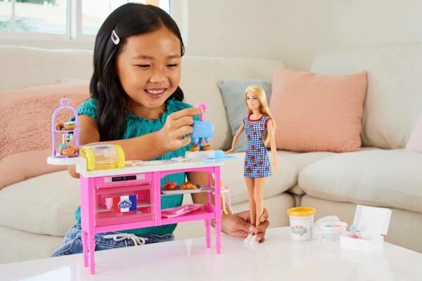 Barbie Malibu Roberts - 18 Piece Doll and Playset for Baking, Includes Mouldable Dough and Moulds for Donuts, Croissants and Cupcakes HJY19 - Image 2