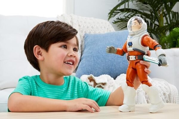 Lightyear Toys Disney Pixar Space Ranger Gear Buzz XL-01 Figure with Uniform & Tool Accessories, Authentic Detail, 14 Posable Joints HHK11 - Image 2