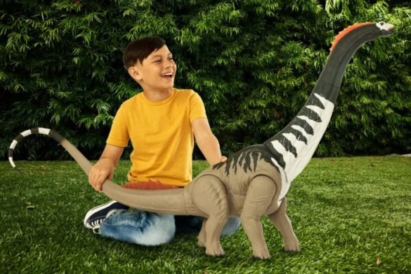 Jurassic World Rebirth Super Colossal Titanosaurus Dinosaur, 53 Inch Long Movie-Accurate Herbivore JGB62 - Image 2