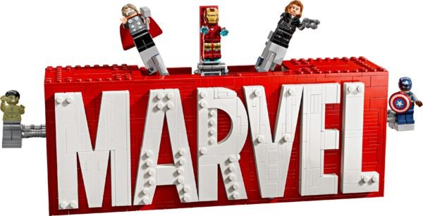 LEGO MARVEL MARVEL LOGO & MINIFIGURES (76313) - Image 2